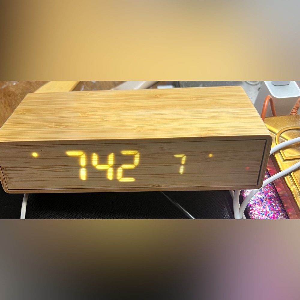 Bamboo Wireless Charging Desk Clock NEW